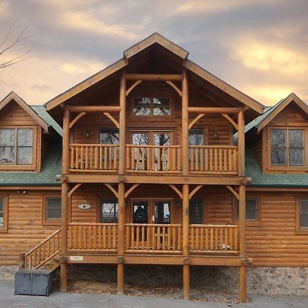 Rising Eagle Lodge - Eight Bedroom Pigeon Forge Exterior foto